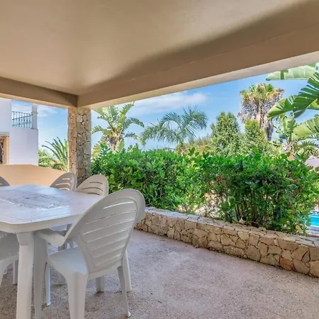 3-bed 10 Mins To The Beach In Villa